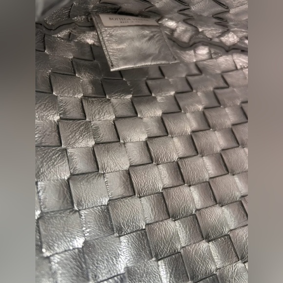 Bottega Veneta
Small Sardine leather top handle bag - Picture 11 of 11